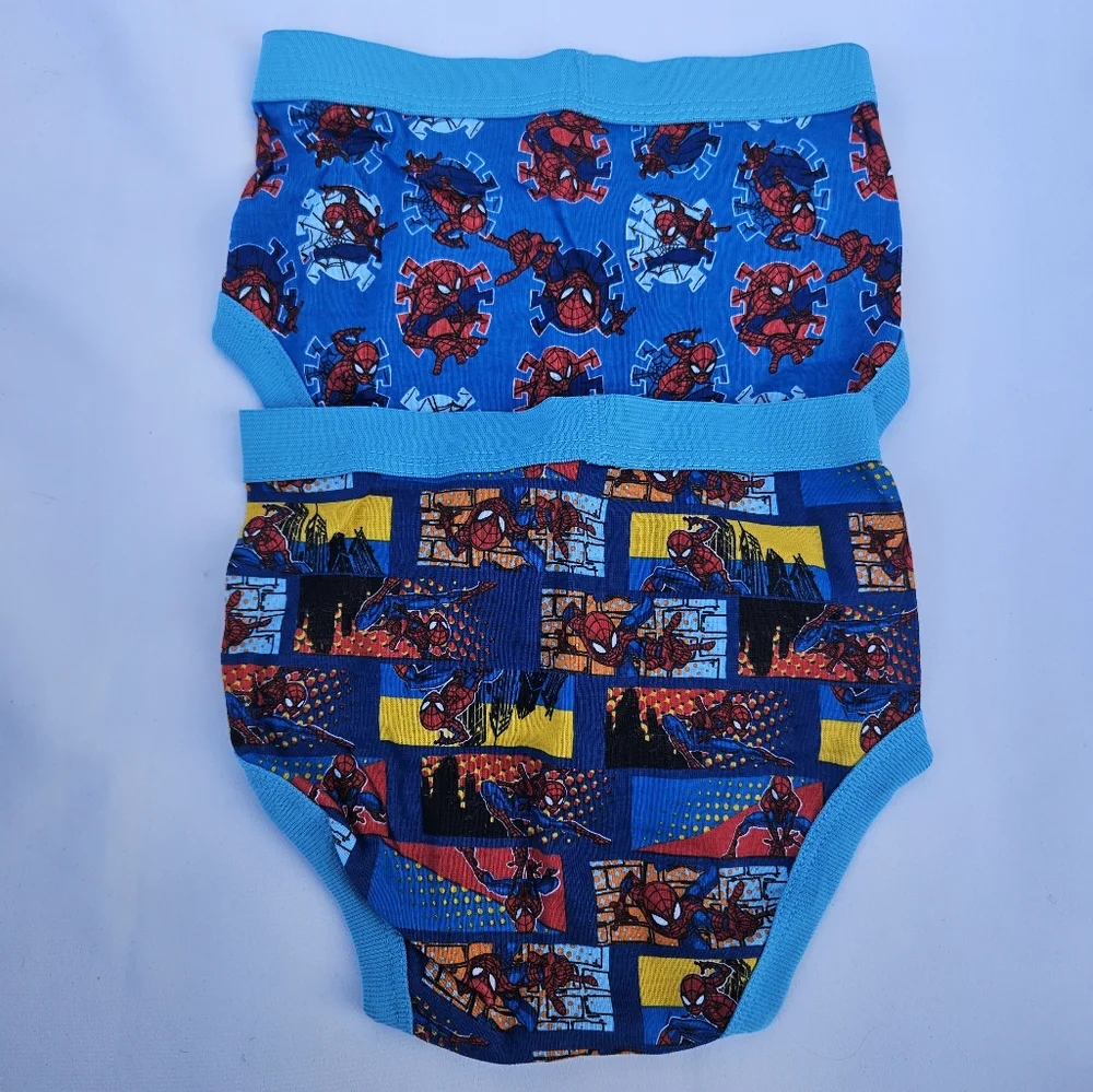 Boys Marvel Red Blue Spiderman Briefs Size 4 NEW!
